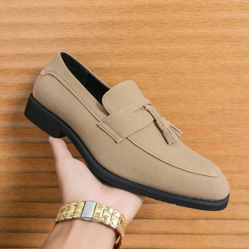 Sapatos sociais masculinos de tamanho grande, em couro, mocassins de verão para casamento, com bico fino, estilo outono.