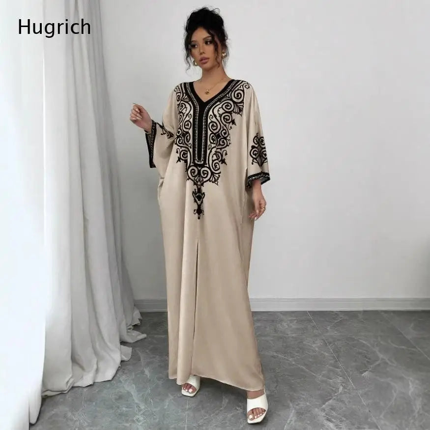 Vestido Maxi Kaftan Bege com Decote em V para Mulheres com Bordado Preto e Manga Batwing Étnica Abaya