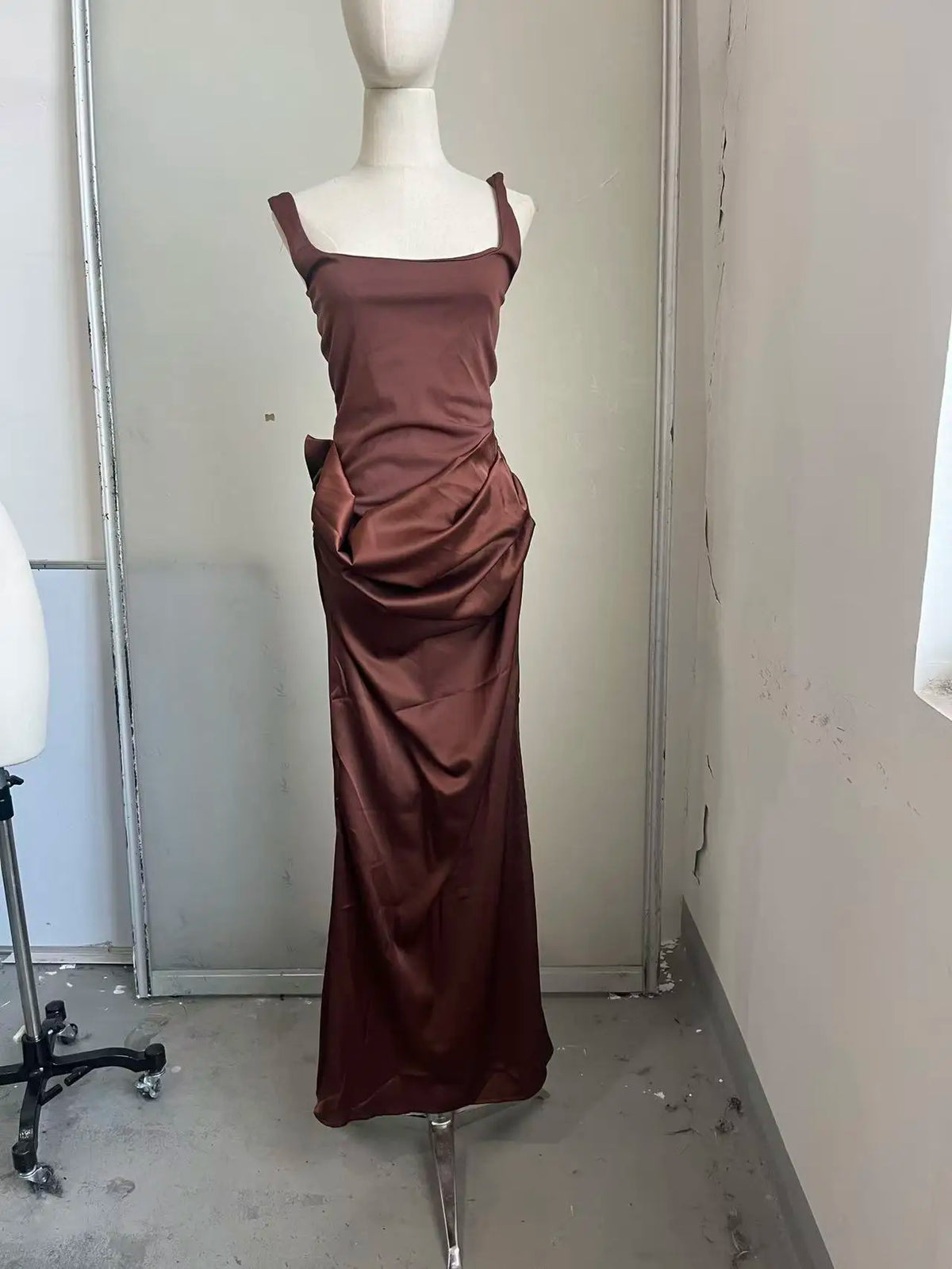 Vestido Maxi Elegante Liso com Decote Halter e Pregas, Decote V Profundo, Sem Mangas, Franzido, com Fenda Alta, para Mulheres, Vestidos de Festa Noturna