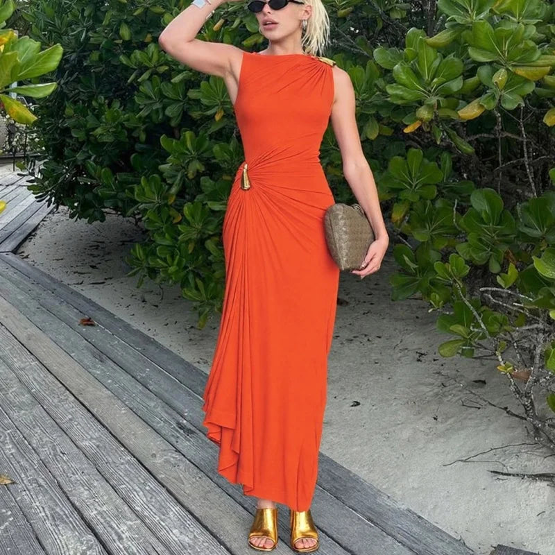 Vestido Midi Feminino Sem Mangas com Decote Assimétrico, Detalhes Metálicos, Franzido Lateral e Drapeado, Modelo Justo para Festas e Baladas