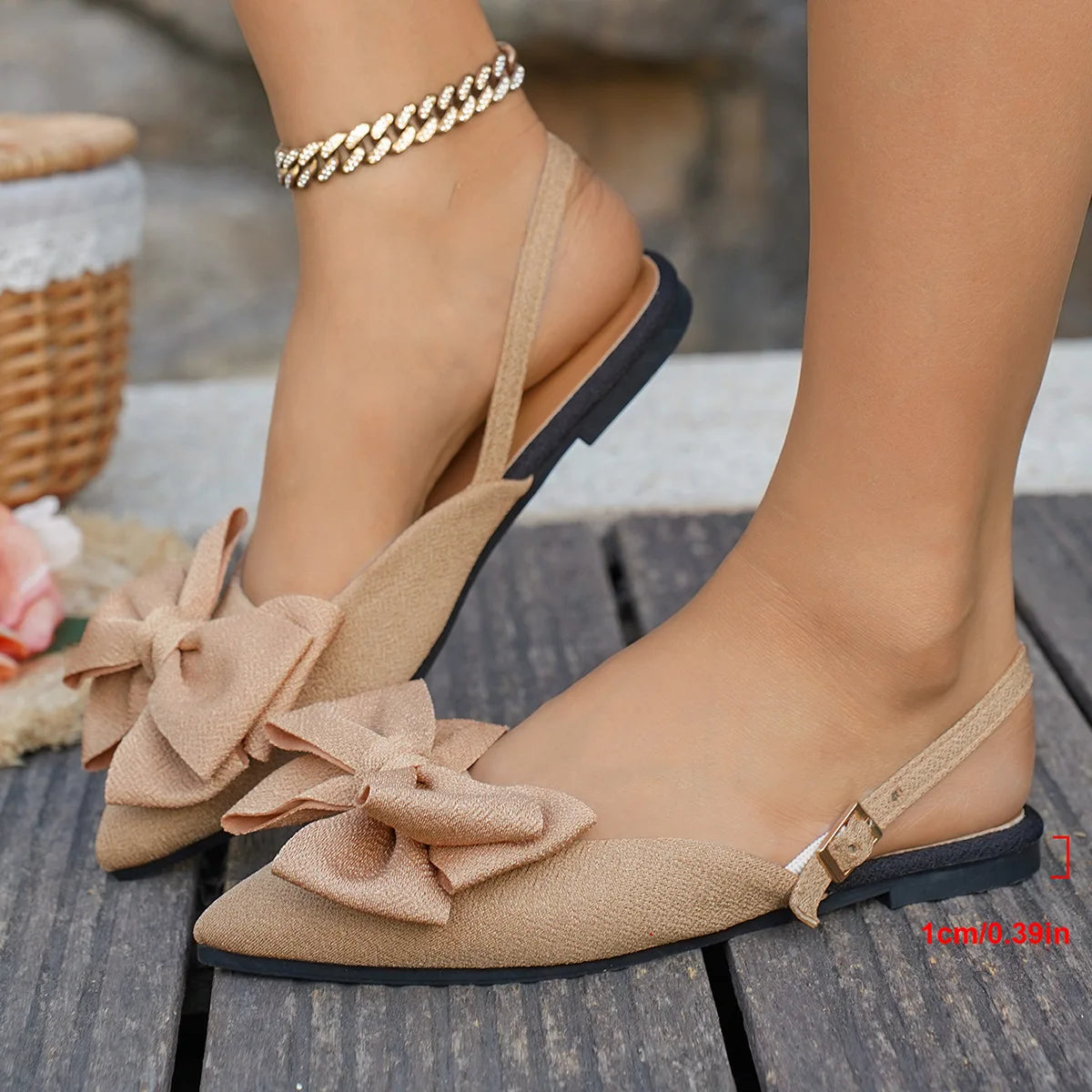 Sandálias femininas novas, de bico fechado, para o dia a dia, verão, tamanhos grandes, com detalhe de borboleta no calcanhar.