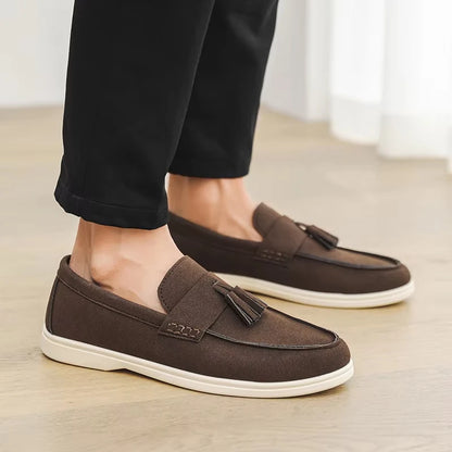 Sapatos masculinos casuais de couro de luxo para uso diário, com alta demanda no atacado.