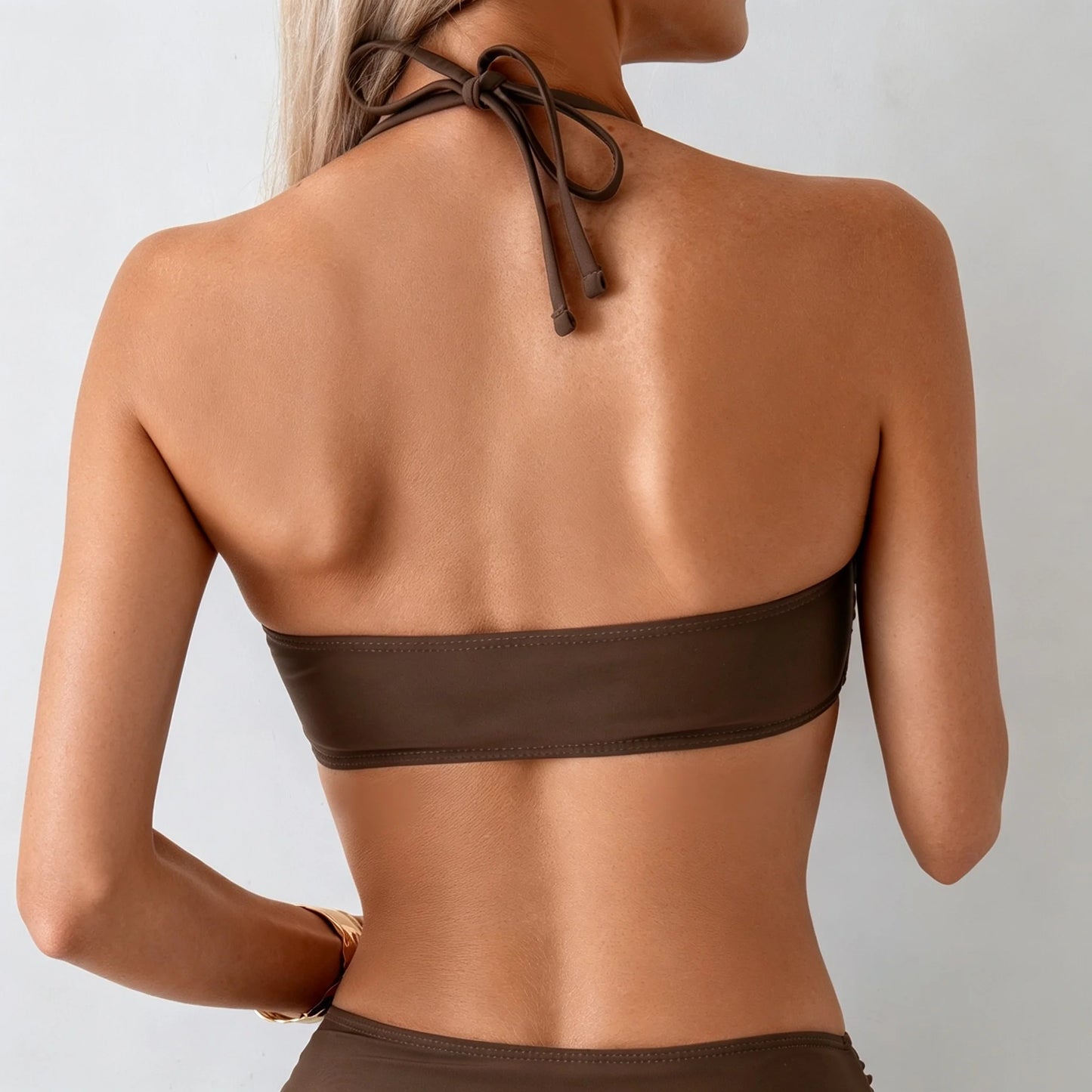 onjunto de biquíni push-up sem alças com estampa sólida, modelo sexy de cintura alta com recortes, confeccionado em elastano/nylon.