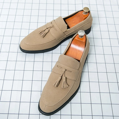 Sapatos sociais masculinos de tamanho grande, em couro, mocassins de verão para casamento, com bico fino, estilo outono.