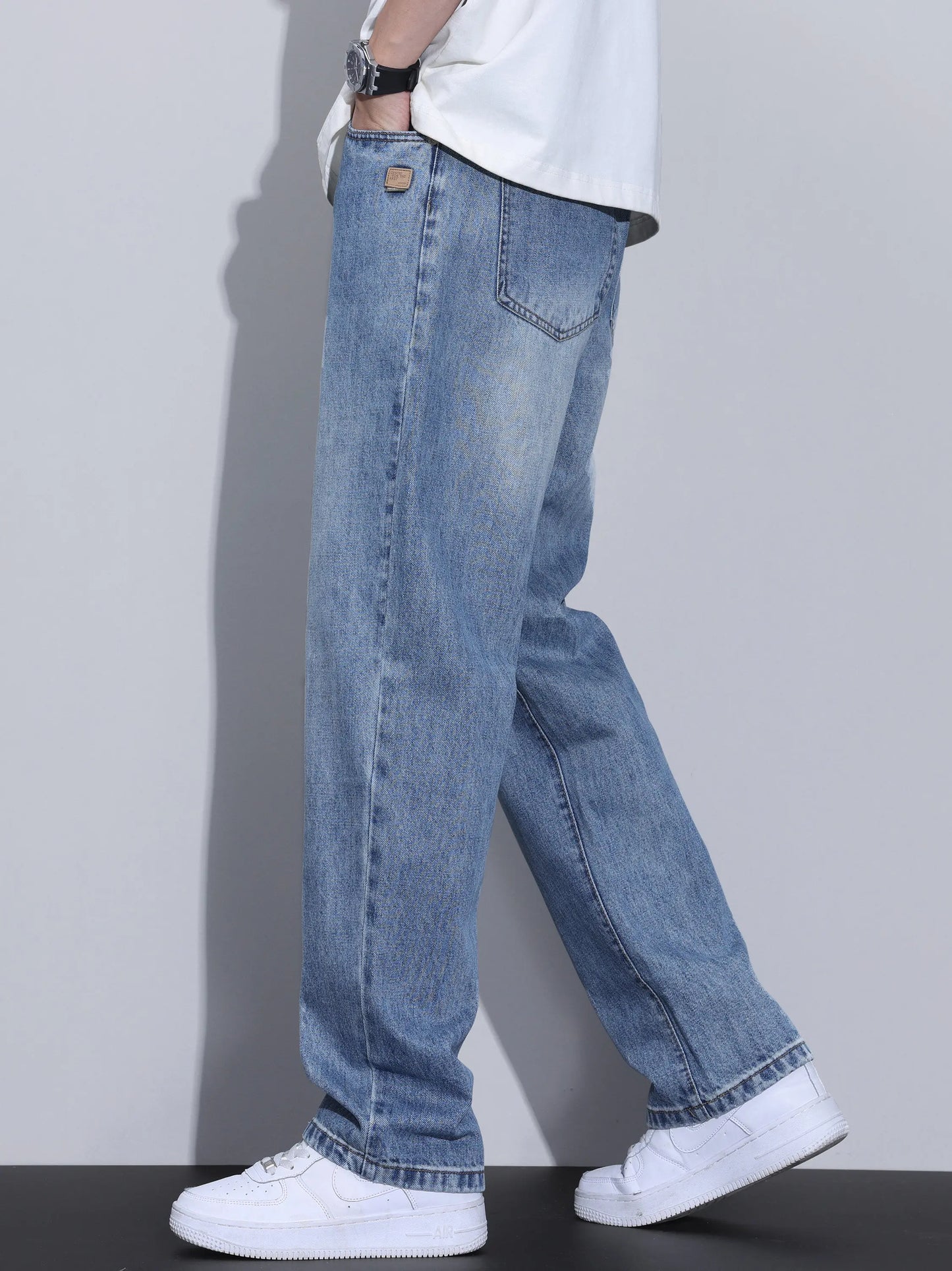 Calça Jeans Masculina de Verão, Corte Reto e Ajustado (Mid Slim Fit), Cor Sólida, Secagem Rápida, Leve e Confortável – Tendência de Moda Casual