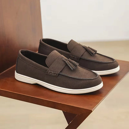 Sapatos masculinos casuais de couro de luxo para uso diário, com alta demanda no atacado.