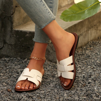 Chinelo de praia feminino grande, cor sólida, modelo clássico, com sola plana, lançamento verão 2026, novo design com sola de borracha, cabedal em EVA e forro em PU.