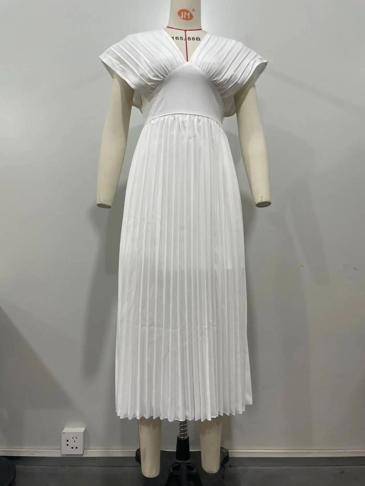 Novos Vestidos Longos Femininos Plissados com Decote em V e Cor Sólida – Sehe Fashion