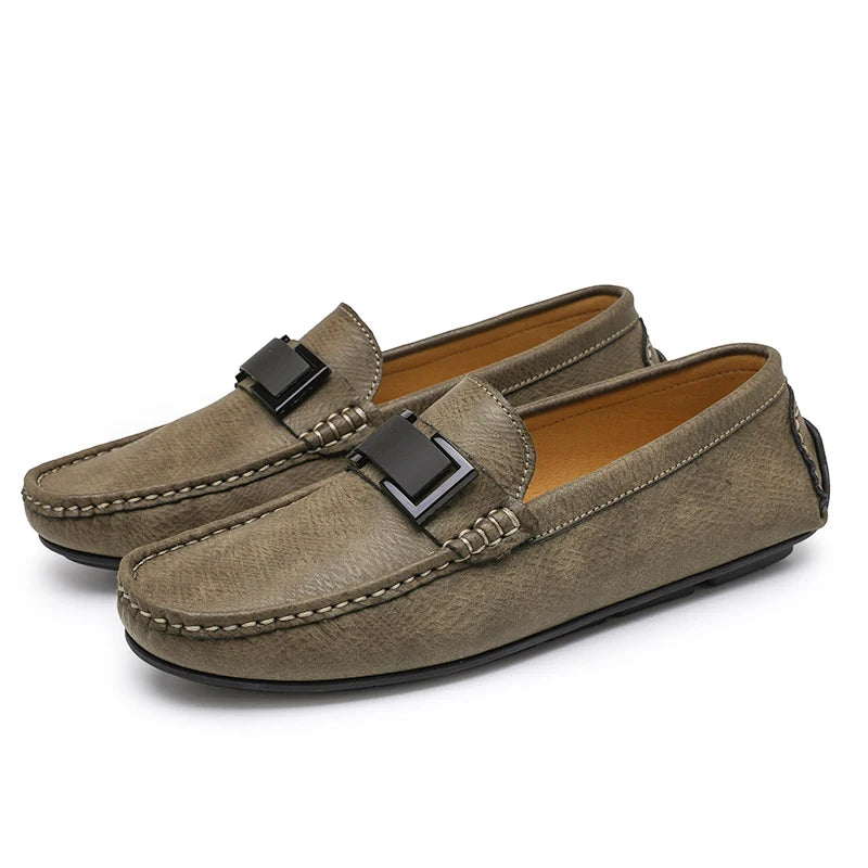 Tênis masculino de couro legítimo, respirável, tamanho 44, estilo mocassim clássico de luxo, para uso casual, novo, para atacado (OEM).