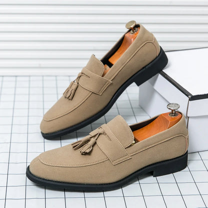 Sapatos sociais masculinos de tamanho grande, em couro, mocassins de verão para casamento, com bico fino, estilo outono.