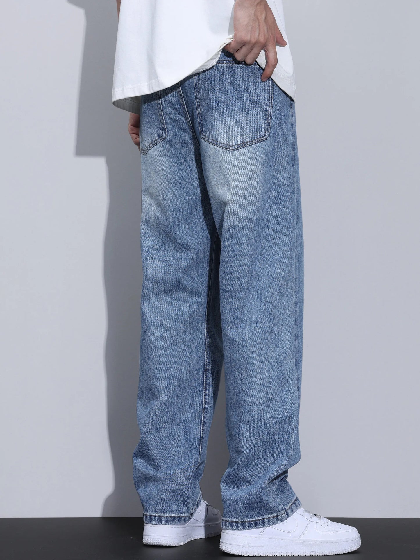 Calça Jeans Masculina de Verão, Corte Reto e Ajustado (Mid Slim Fit), Cor Sólida, Secagem Rápida, Leve e Confortável – Tendência de Moda Casual