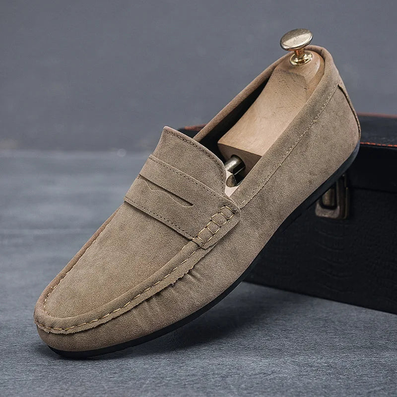 Novos mocassins plus size com franjas em estilo retrô, modernos e perfeitos para todas as estações