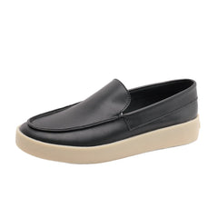 Novo sucesso de vendas: Mocassins masculinos estilo *slip-on* em couro sintético (PU), com bico arredondado, forro em tela, suporte para o arco do pé, entressola em EVA e solado de borracha.