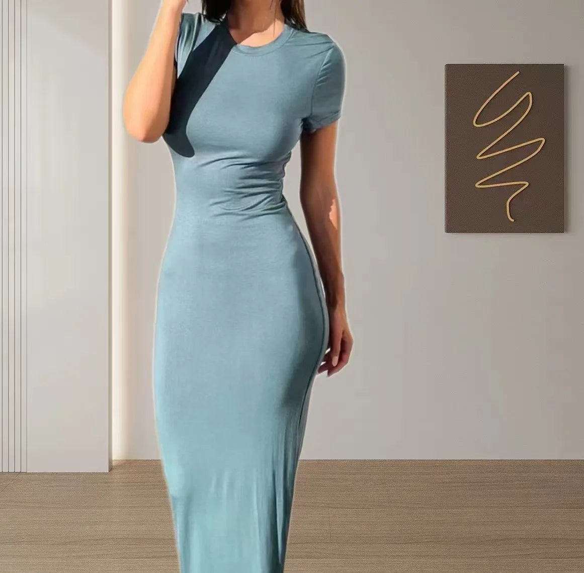 Vestido midi feminino de cor sólida, justo ao corpo, manga curta, elegante, macio, versátil para primavera/verão, ideal para festas, ocasiões casuais e uso diário.