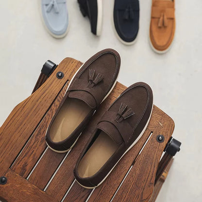Sapatos masculinos casuais de couro de luxo para uso diário, com alta demanda no atacado.
