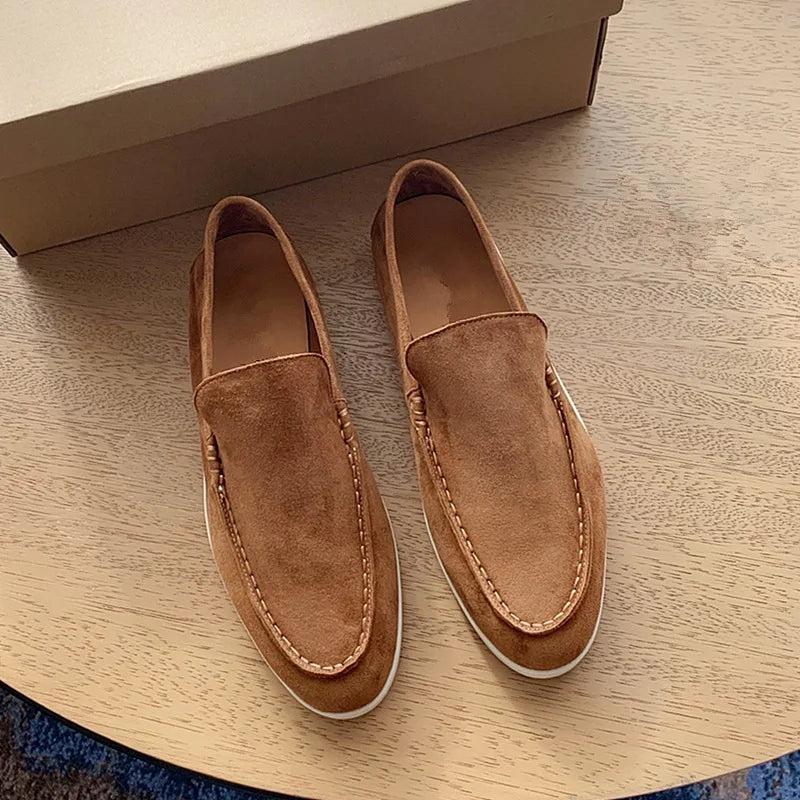 Sapatos casuais de cano alto em pele de carneiro, estilo coreano, para homens, mocassins confortáveis e estilosos com sola de borracha.