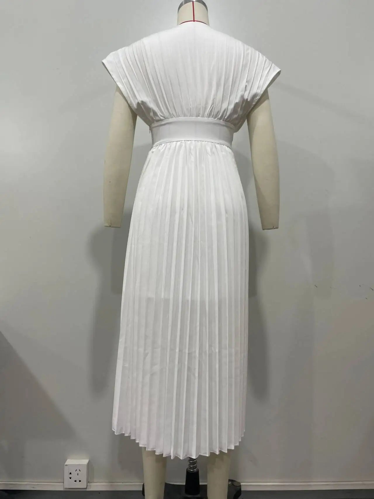 Novos Vestidos Longos Femininos Plissados com Decote em V e Cor Sólida – Sehe Fashion