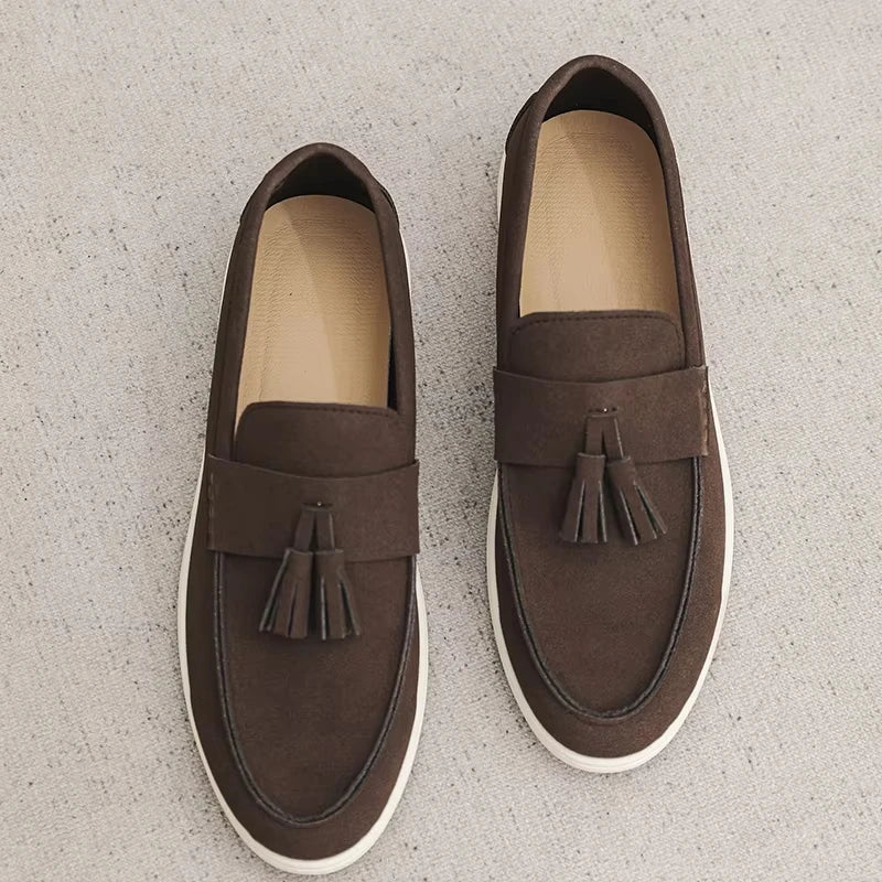 Sapatos masculinos casuais de couro de luxo para uso diário, com alta demanda no atacado.
