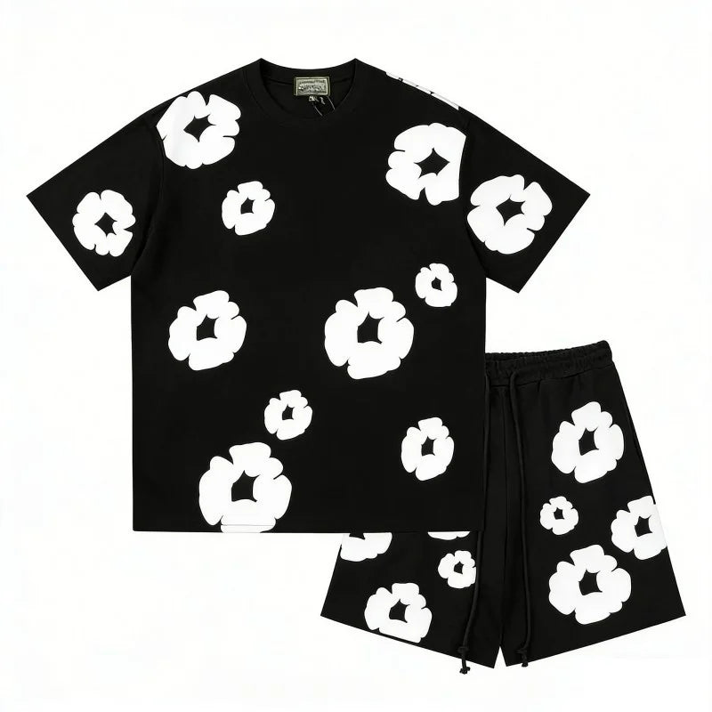 Conjunto Masculino de 2 Peças (Camiseta e Shorts) em Jeans com Estampa de Guirlanda em Relevo (3D Puff) e Detalhes Rasgados – Estilo Streetwear Americano (100% Algodão)
