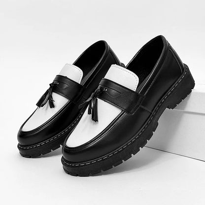 Sapatos masculinos, sapatos de couro, mocassins - estilo britânico casual de sola grossa e salto alto, moderno e confortável.