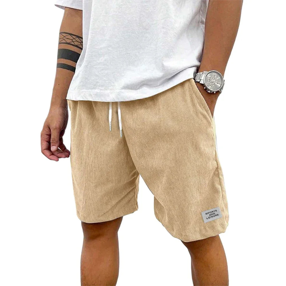 Shorts casuais de verão em veludo cotelê leve para homens, ideais para praia, basquete e outras ocasiões. Cor sólida. Estilo streetwear com etiqueta.
