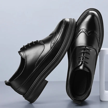Sapatos Casuais de Couro Masculinos Formais de Negócios Cano Baixo com Cadarço Oxford Brogue Retrô Primavera Outono para Padrinhos