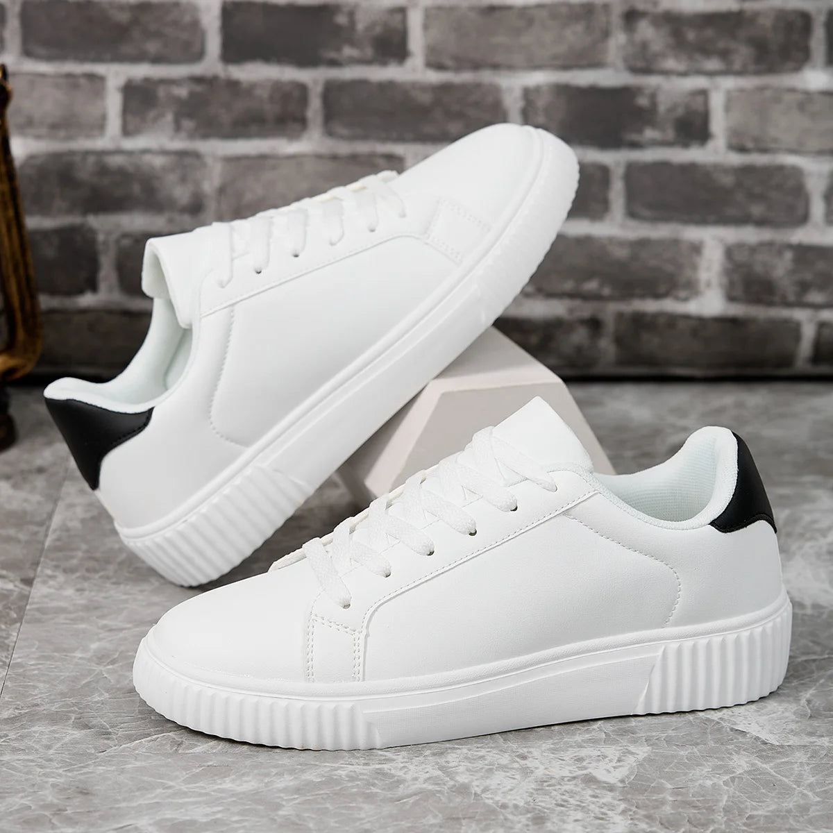 2024 New Men's Sneakers White Casual Shoes Fashion Couple Women Platform Flats All Matching Walking Sneakers for Men Board Shoes