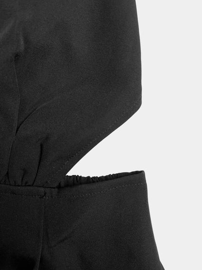 Macacão feminino de uma peça com decote halter, costas nuas, recortes e pernas largas, elegante para madrinhas ou ocasiões especiais.