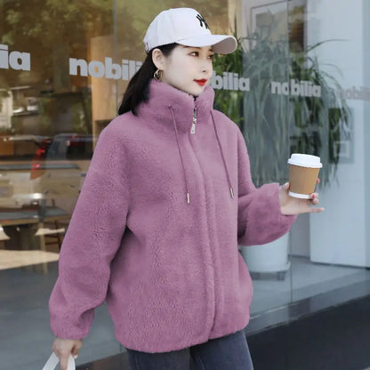 Casaco feminino de inverno em fleece coral duplo, quente, com gola alta, grosso e macio, estilo sobretudo feminino casual, manga comprida e zíper.
