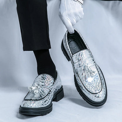 Sapatos de couro brilhante com franjas masculinas de luxo moda negócios escritório oxford mocassins designer italiano casamento sapatos sociais masculinos
