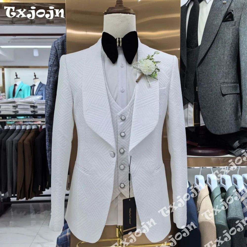 Terno Jacquard Branco de Luxo 3 Peças 2026 Masculino Slim Fit com Lapela Xale, Colete e Calça para Casamento, Noivo, Baile de Formatura e Festas Formais