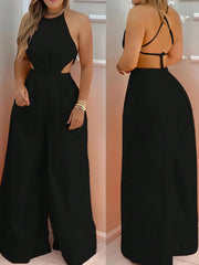 Macacão feminino de uma peça com decote halter, costas nuas, recortes e pernas largas, elegante para madrinhas ou ocasiões especiais.