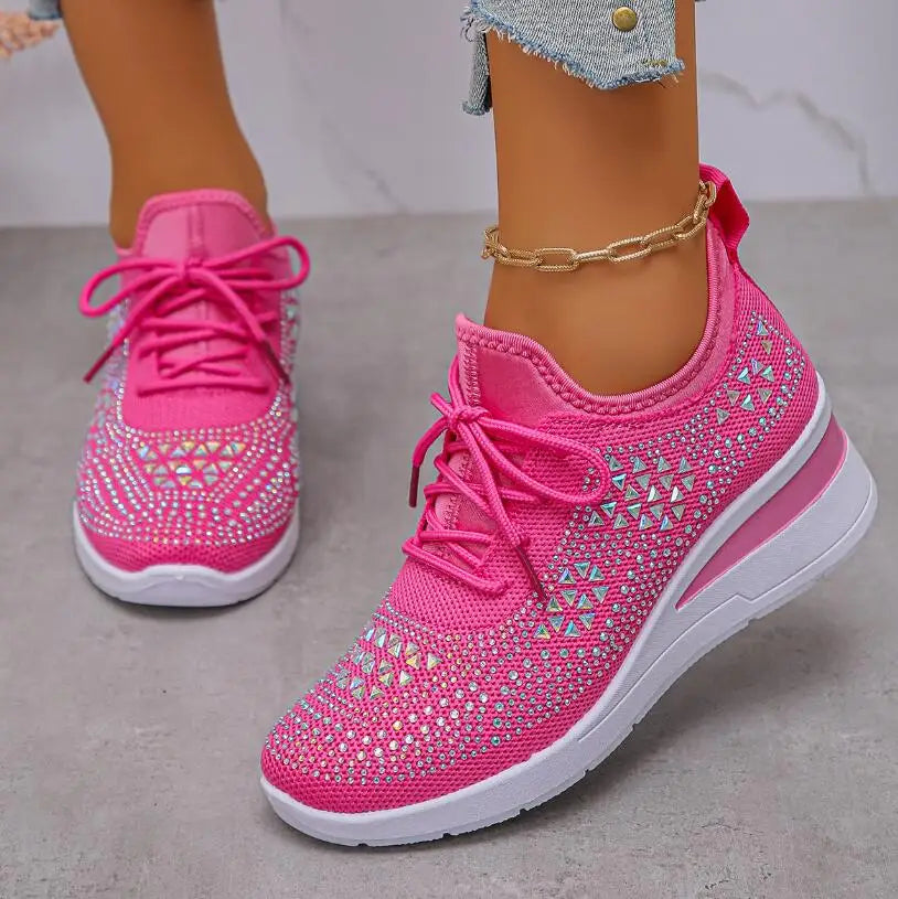 Tênis feminino de plataforma com strass brilhantes, respirável, em malha antiderrapante, ideal para caminhada, tamanhos grandes, solado grosso e cor branca.
