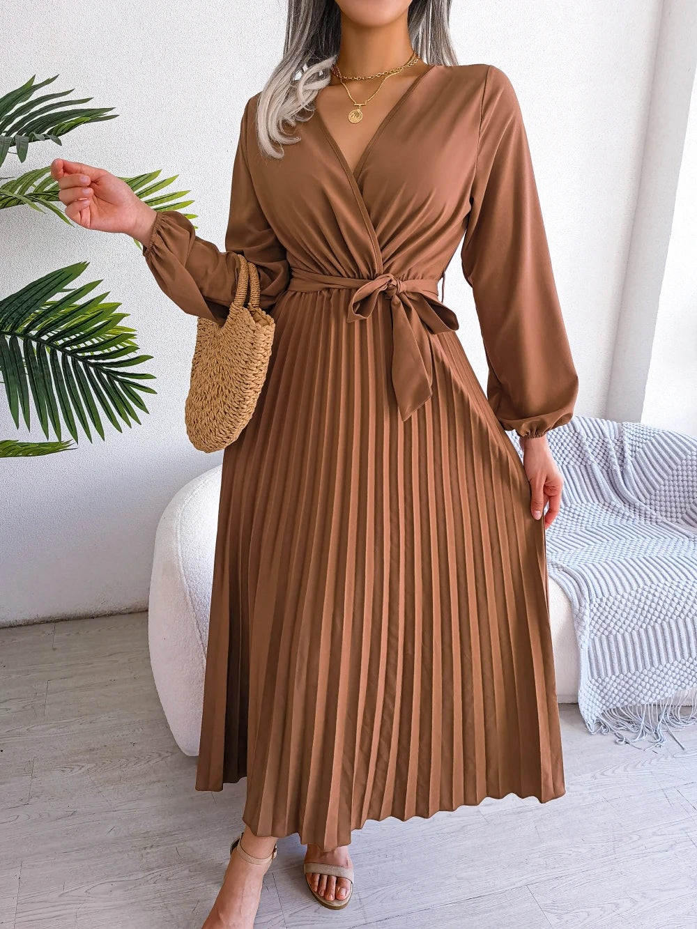 Vestido maxi feminino elegante com decote em V e manga comprida plissado