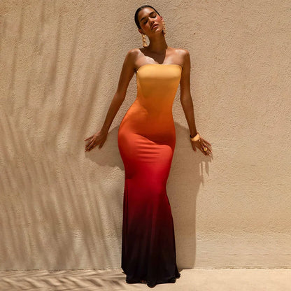 Vestido longo feminino elegante e justo, sem alças, com estampa, perfeito para férias na praia. Ideal para o verão