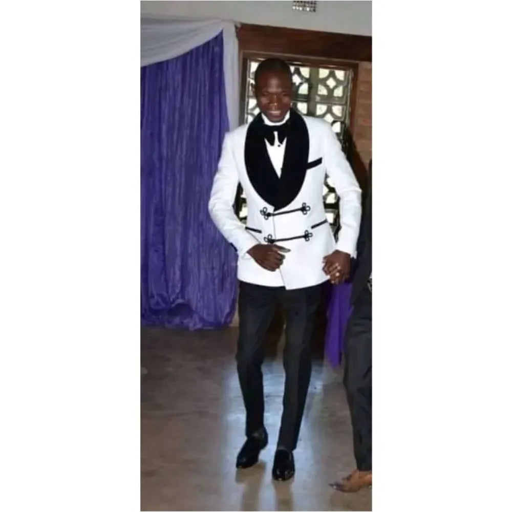 Ternos masculinos 2 peças jaqueta branca topo calças pretas xale lapela baile de formatura terno masculino noivo casamento smoking alfaiate traje homme