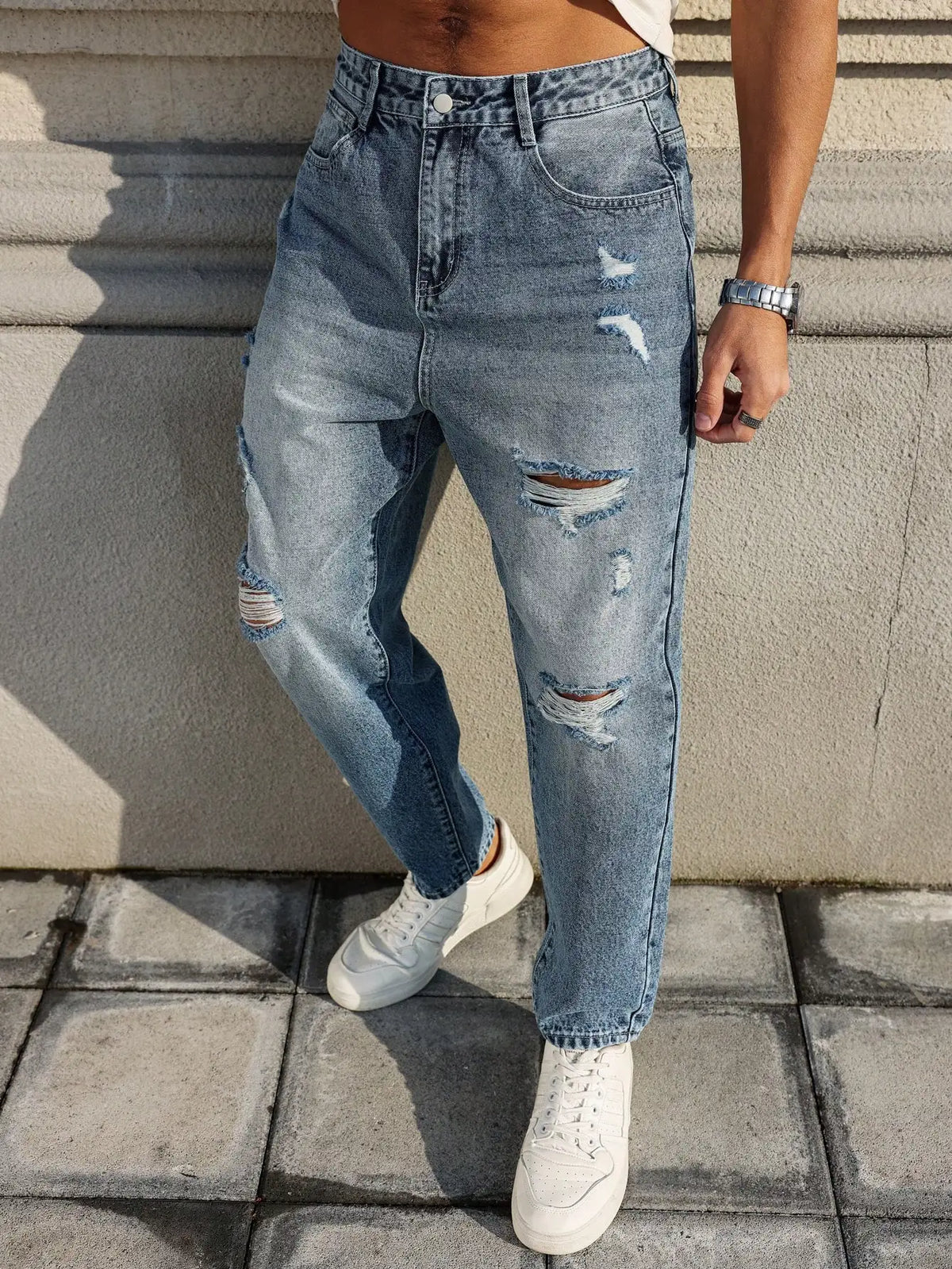 Jeans rasgados azuis masculinos, calças de mendigo retrô desgastadas, calças harém soltas de tendência de rua