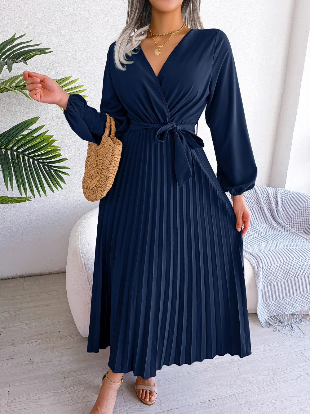 Vestido maxi feminino elegante com decote em V e manga comprida plissado