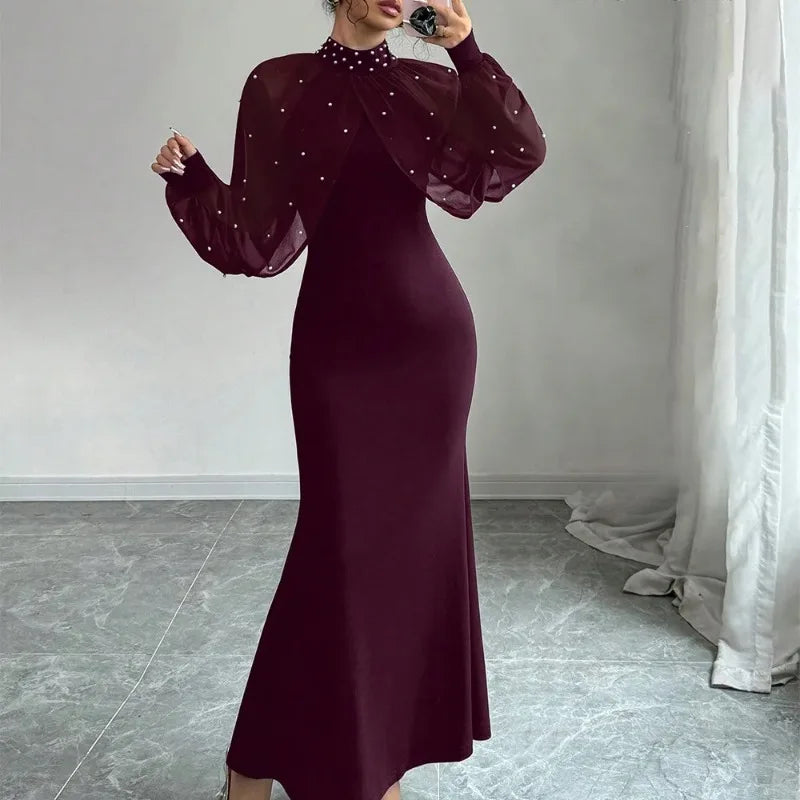 Vestido Longo Feminino de Festa com Gola Alta, Miçangas e Patchwork em Tule, Modelo Evasê, Coleção Primavera 2026