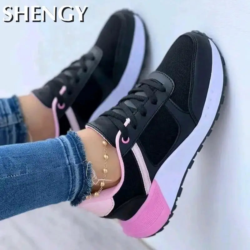 Tênis feminino novo, em mesh respirável, com plataforma, estilo esportivo, cores sortidas, cadarço, casual, vulcanizado.