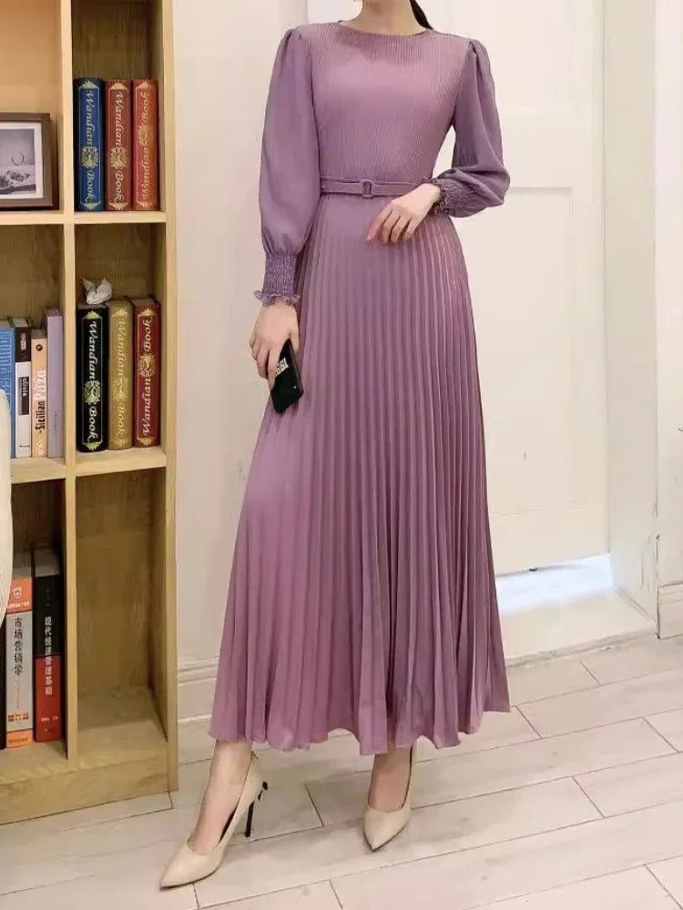 Vestido longo plissado feminino, modelo evasê, gola redonda, manga comprida, para festa, maxi, cintura alta, cinto, justo, sexy, elegante, com recortes.