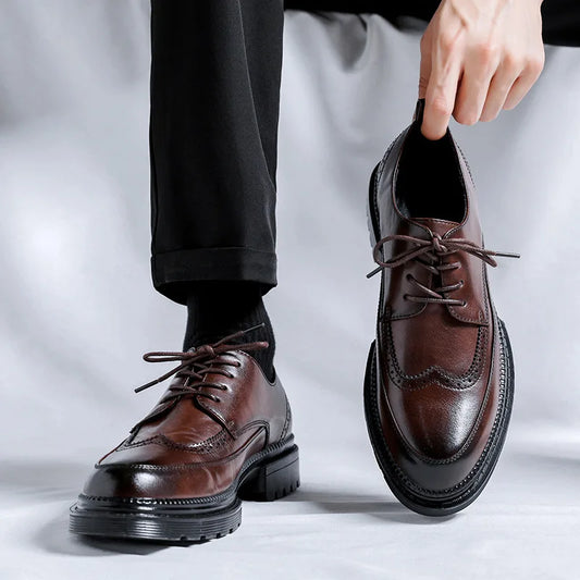 Sapatos de Couro Brogue Masculinos para Negócios, Formais, com Cadarço, Oxford, Solado Grosso, Confortáveis para Casamento e Escritório