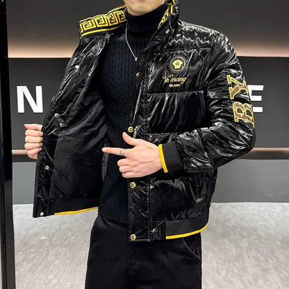 Novo casaco de moda brilhante, estilo europeu, bordado, masculino, com gola alta, acolchoado com algodão, grosso e quente.