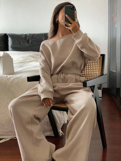 Conjunto de 2 Peças : Top Cropped Ombro a Ombro e Calça Pantalona com Cordão e Pregas – Loungewear Casual Coordenado