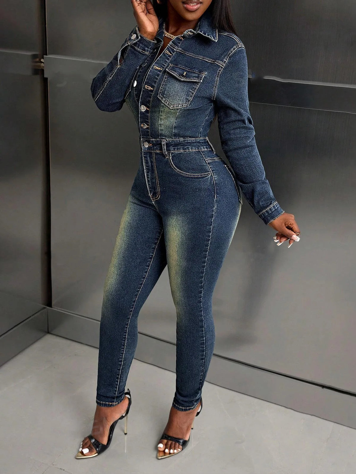 Macacão jeans de manga comprida de alta elasticidade e ajuste fino. Nova moda outono apertado confortável macacões de perna pequena para mulher primavera