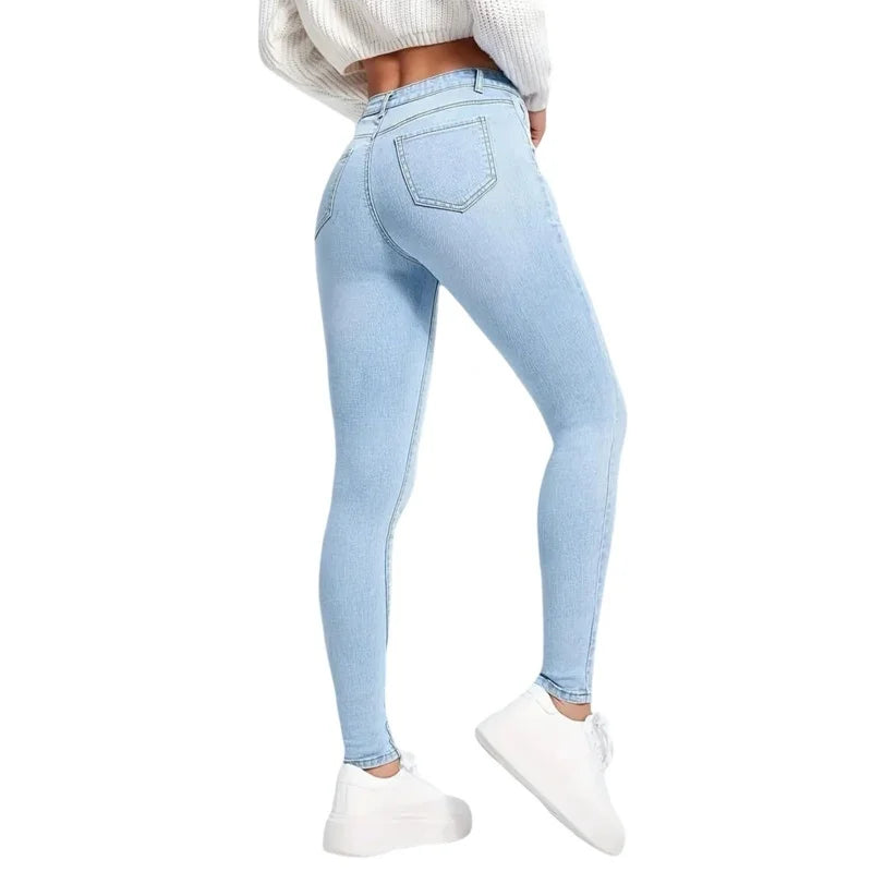 Calça Jeans Feminina Clássica Azul Claro de Cintura Média, Confortável, Slim, Skinny Fit, Estilo Retrô, para Mulheres.
