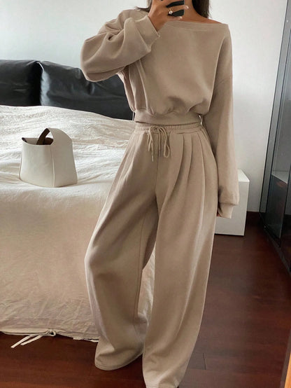 Conjunto de 2 Peças : Top Cropped Ombro a Ombro e Calça Pantalona com Cordão e Pregas – Loungewear Casual Coordenado