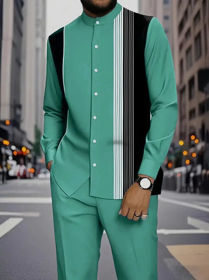 Conjunto de duas peças masculino com camisa de manga comprida com gola alta e estampa de listras verticais coloridas e calça.