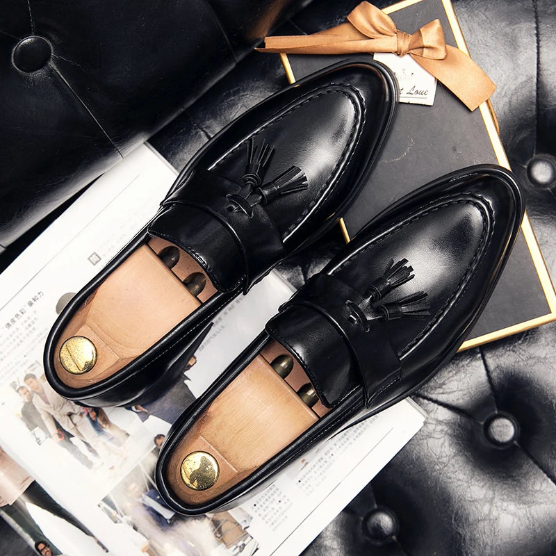 Sapatos de Couro com Franjas para Casamento Masculino, Mocassins Clássicos Formais de Couro, Sapatos Casuais de Negócios para Homens, Sapatos Sociais Brogue