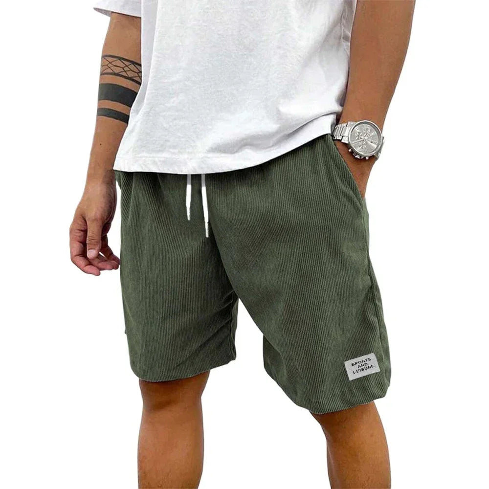 Shorts casuais de verão em veludo cotelê leve para homens, ideais para praia, basquete e outras ocasiões. Cor sólida. Estilo streetwear com etiqueta.